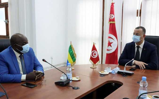 سفير الغابون في تونس : التجربة التونسية في محابهة كورونا  مثال يحتذى به 